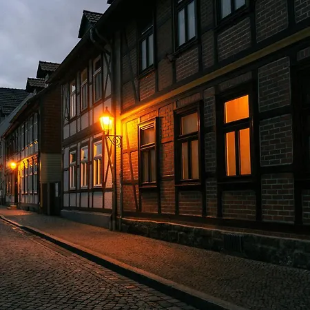 Haus Harzzauber - Historisches Altstadt Mit Kamin Und Komfortabler E-bike-nutzung فيرنغروده